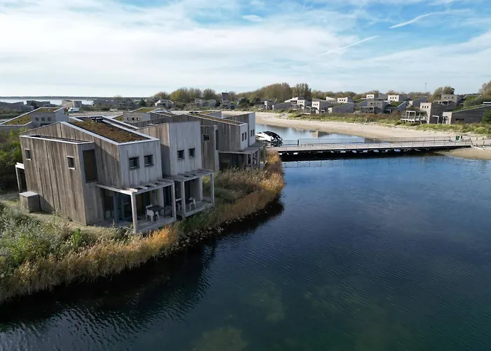 Waterfront | 2 Pers. *