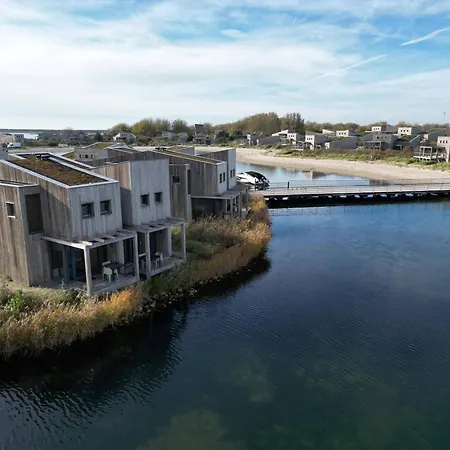 Waterfront | 2 Pers. *